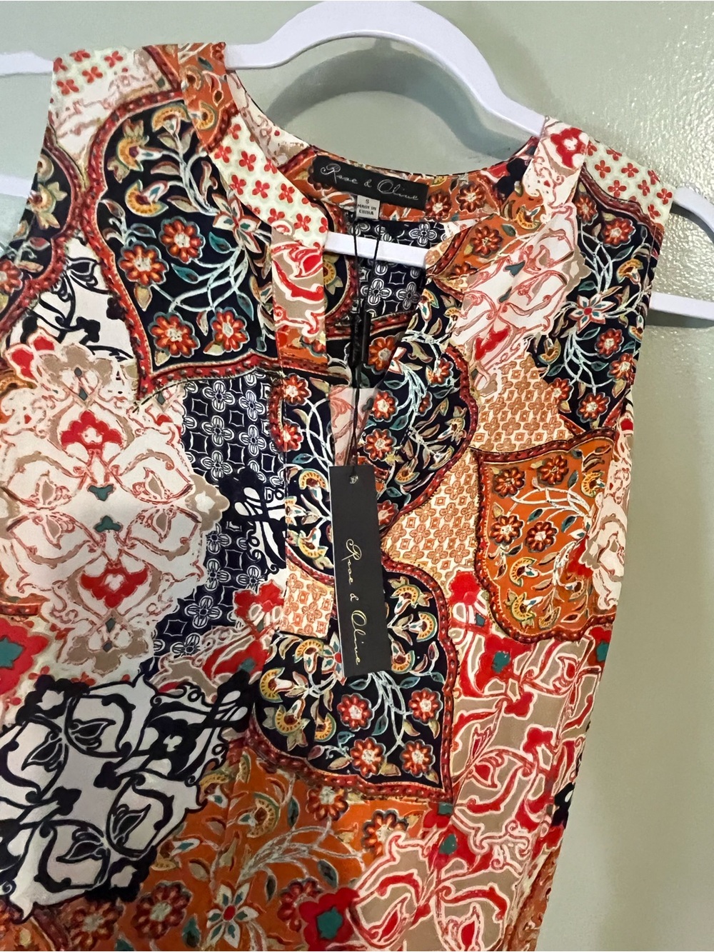 Rose & Olive  Orange Multi Patchwork Print Sleeveless Top Blouse S NWT - Picture 5 of 8